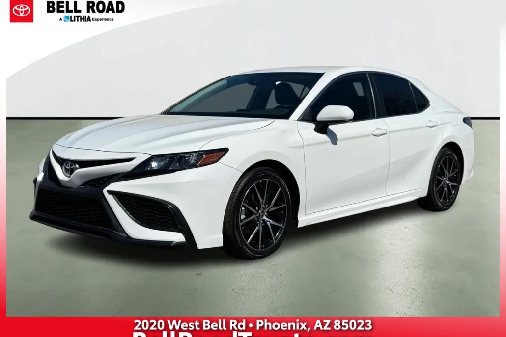 2021 Toyota Camry SE photo 1