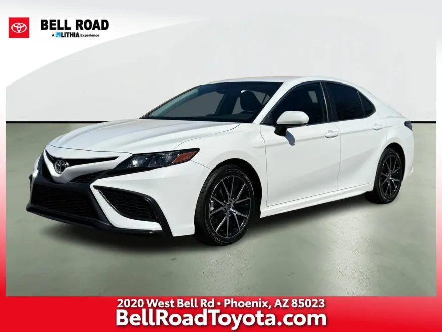 2021 Toyota Camry SE photo 1