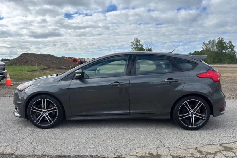 2018 Ford Focus ST photo 1
