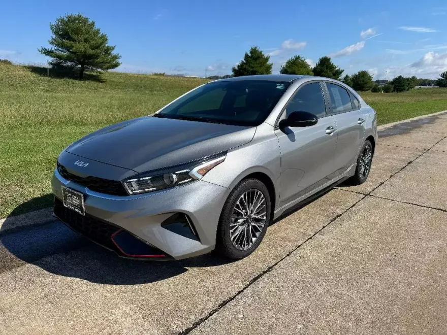 2023 Kia Forte GT-Line photo 1