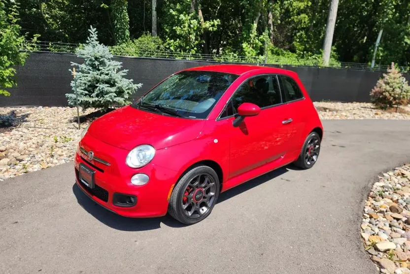 2015 Fiat 500 Sport photo 1