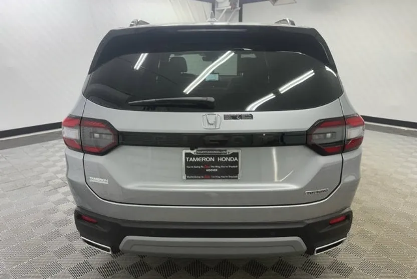 2025 Honda Pilot Touring photo 1