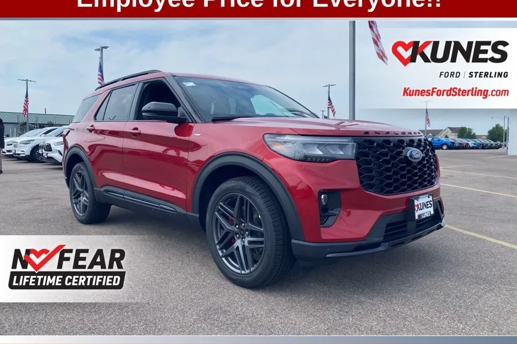2025 Ford Explorer ST-Line photo 1