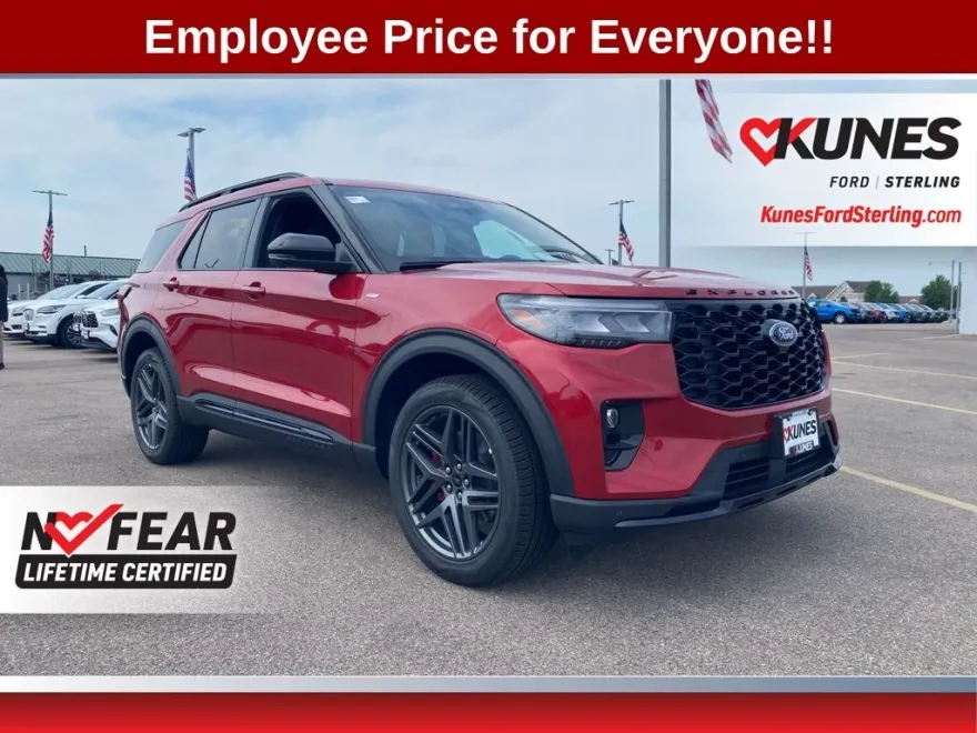2025 Ford Explorer ST-Line photo 1