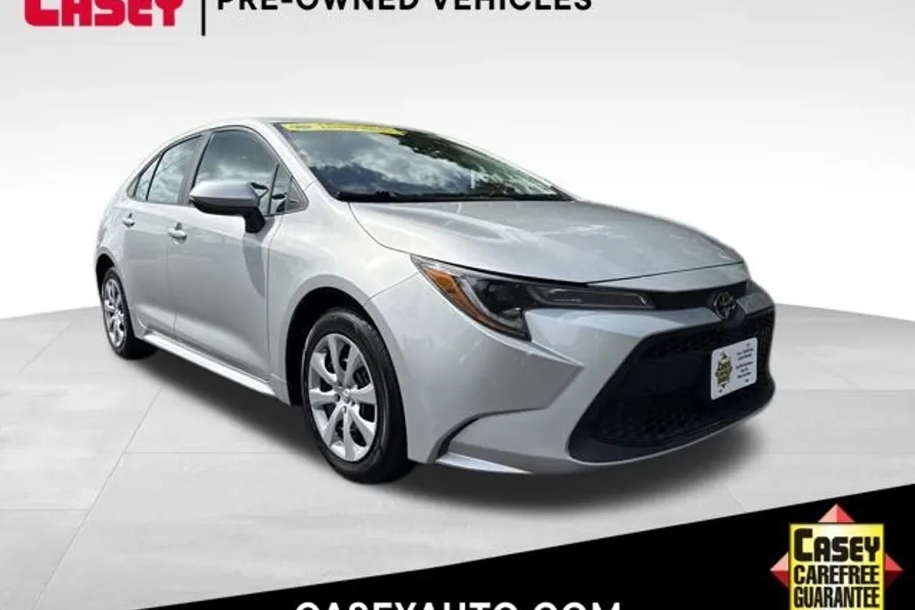 2022 Toyota Corolla LE photo 1