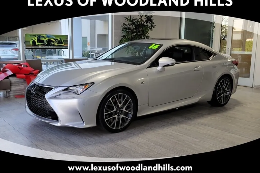 2016 Lexus RC 200t photo 1