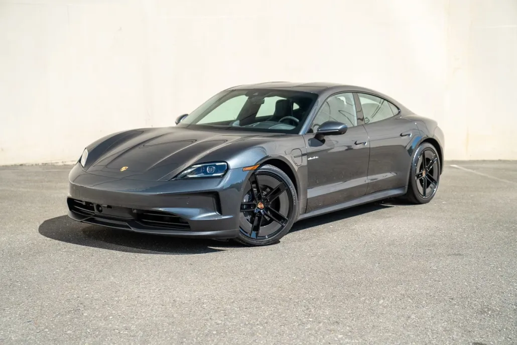 2025 Porsche Taycan 4 photo 1