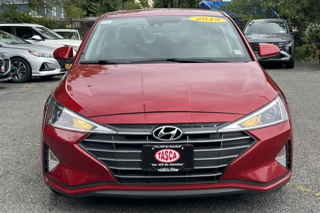 2019 Hyundai Elantra SEL photo 1