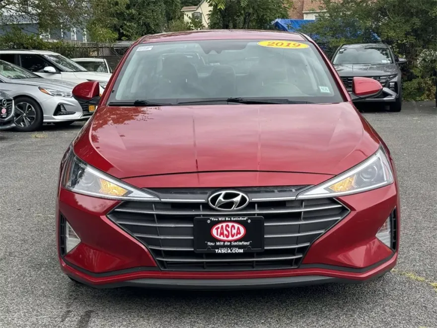 2019 Hyundai Elantra SEL photo 1