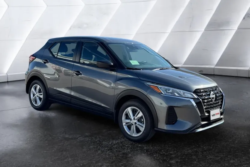 2025 Nissan Kicks Play S photo 1