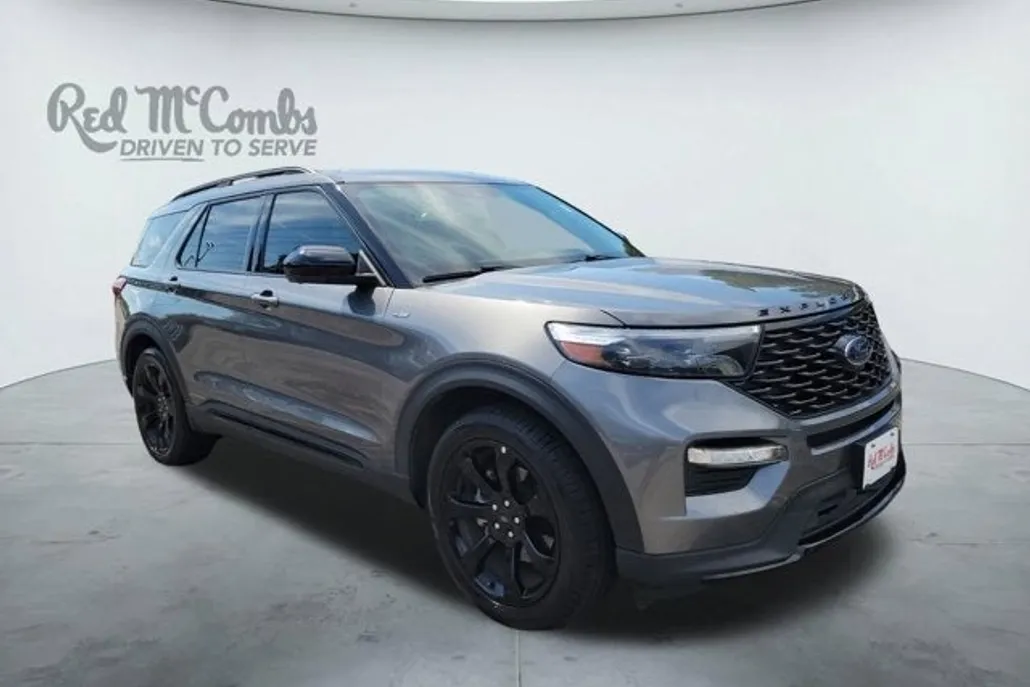 2023 Ford Explorer ST-Line photo 1