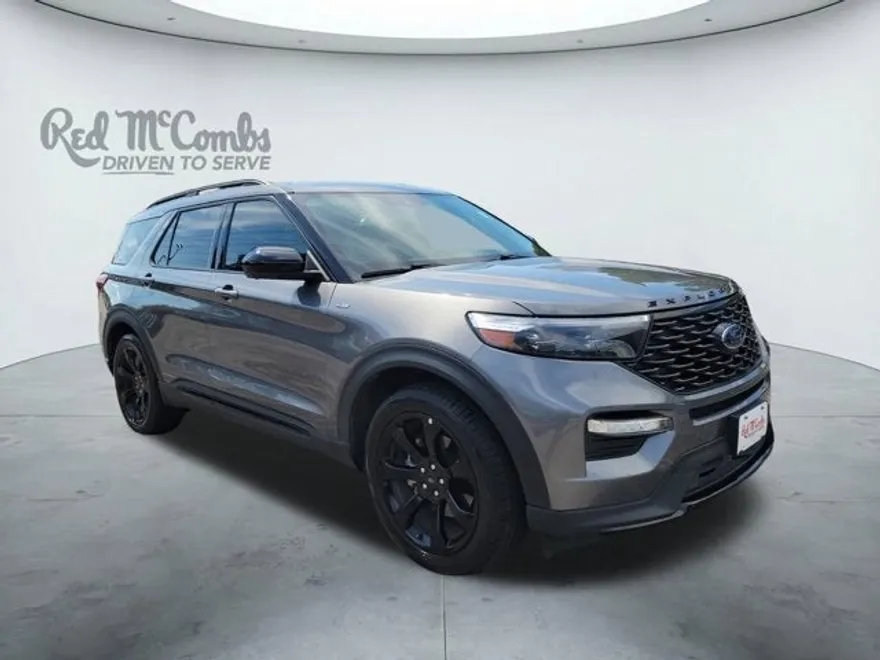 2023 Ford Explorer ST-Line photo 1