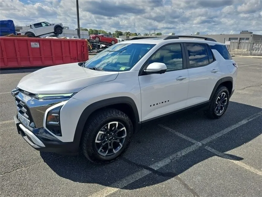 2025 Chevrolet Equinox ACTIV photo 1