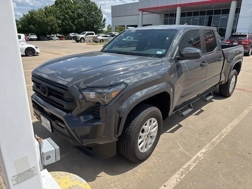 2025 Toyota Tacoma SR5 photo 1