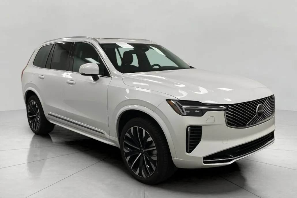 2025 Volvo XC90 AWD Core photo 1