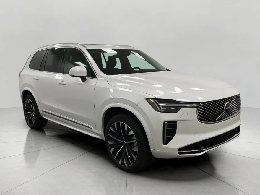 2025 Volvo XC90 AWD Core photo 1