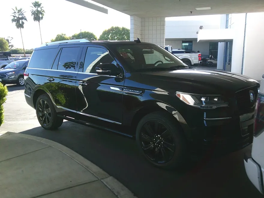 2024 Lincoln Navigator Reserve photo 1