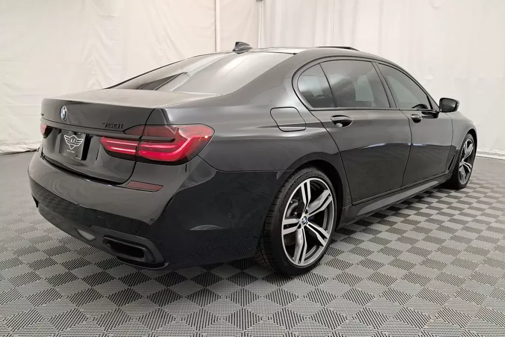 2019 Bmw 750i / B7 xDrive Sedan photo 1