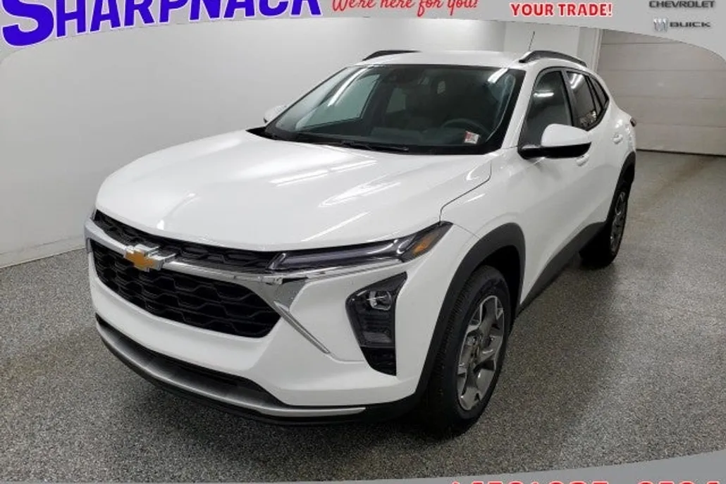 2025 Chevrolet Trax LT photo 1