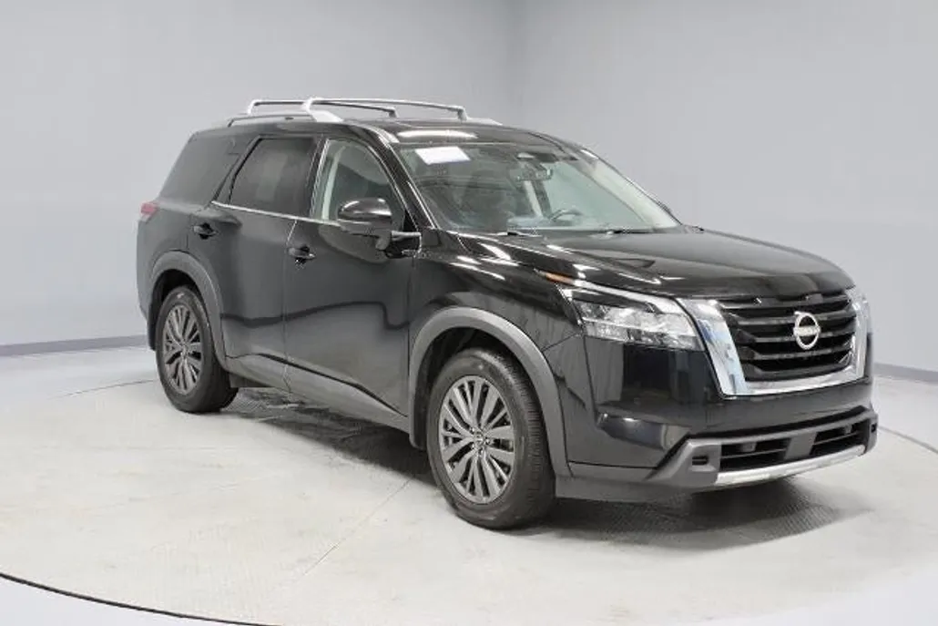2023 Nissan Pathfinder SL photo 1