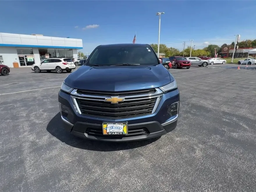 2023 Chevrolet Traverse LS photo 1