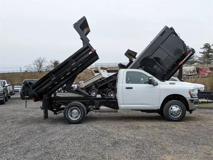 2024 Ram 3500 Tradesman photo 1