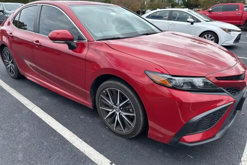 2024 Toyota Camry SE photo 1