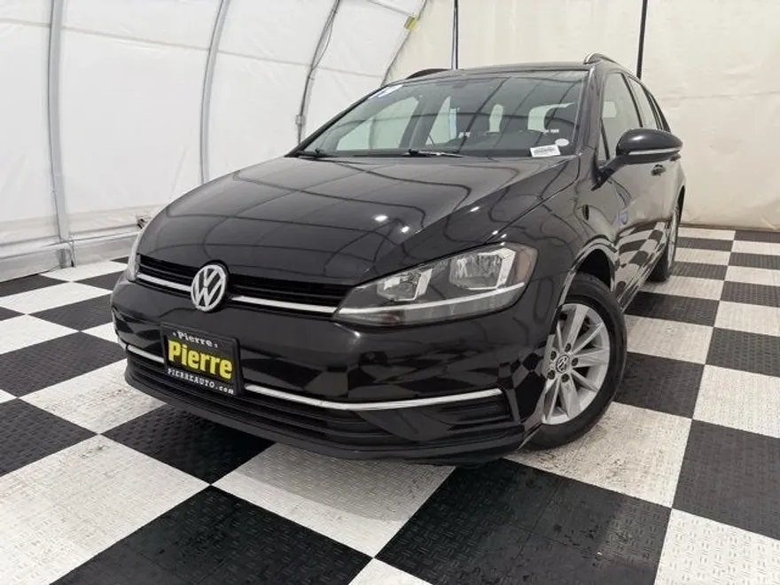2019 Volkswagen Golf SportWagen S photo 1
