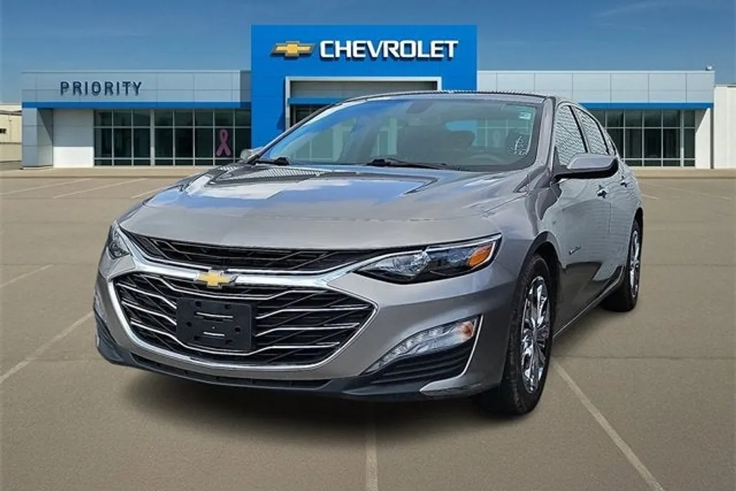 2022 Chevrolet Malibu photo 1