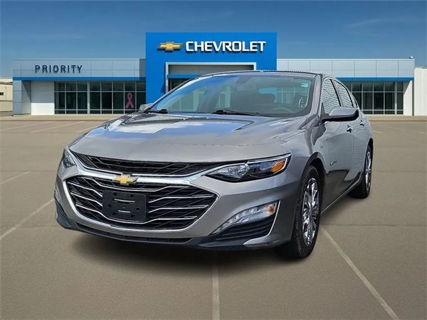 2022 Chevrolet Malibu photo 1