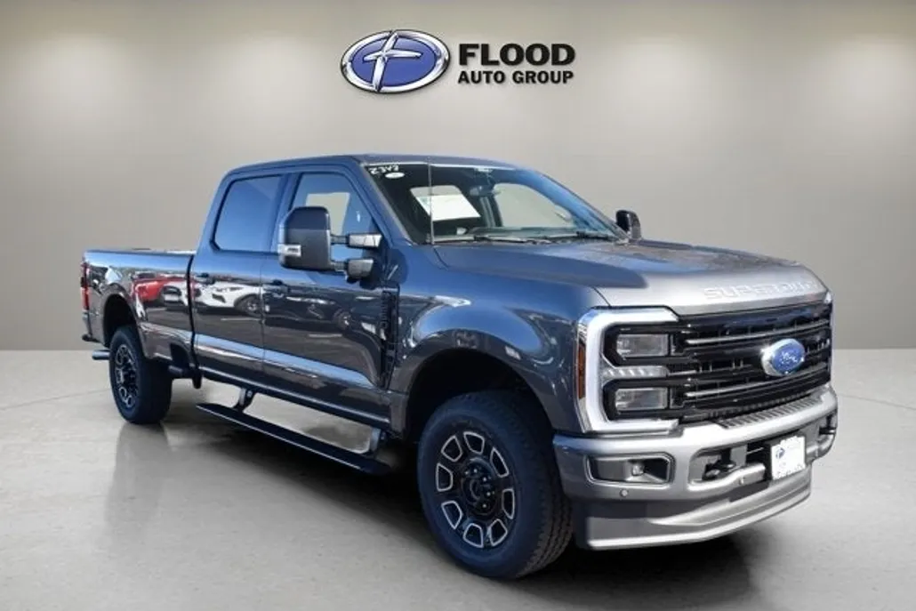 2025 Ford F-250 Platinum photo 1