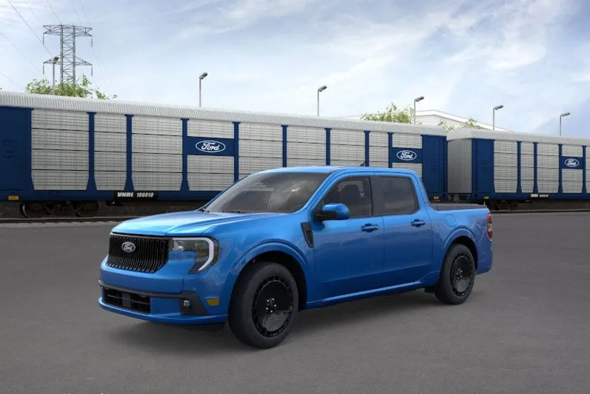 2025 Ford Maverick photo 1