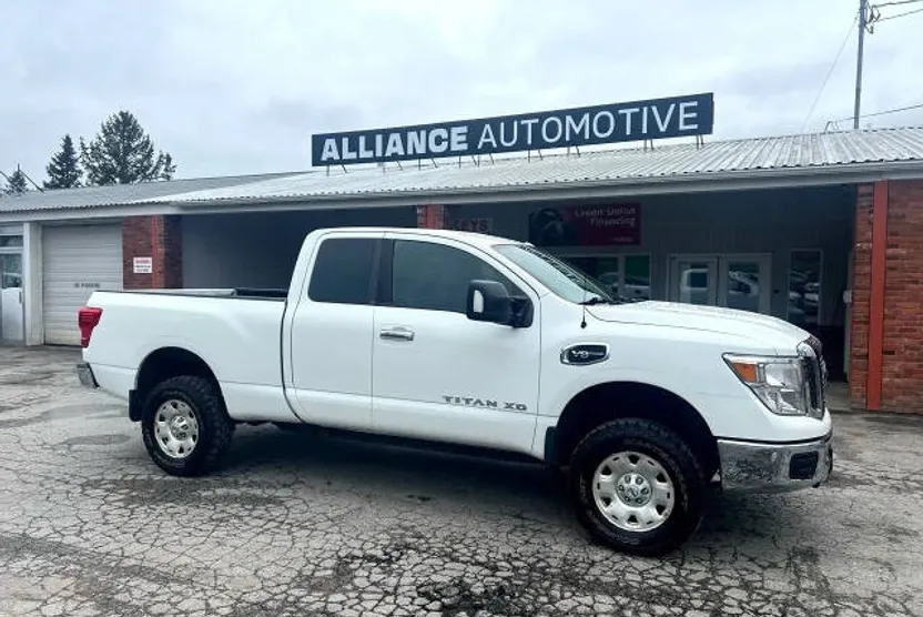 2017 Nissan Titan S King Cab photo 1