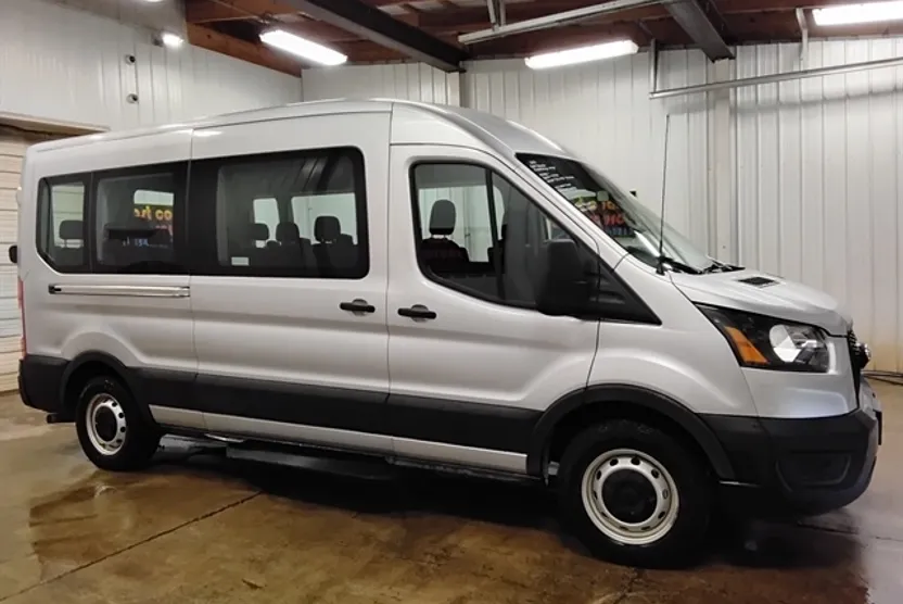 2022 Ford Transit Passenger XL photo 1