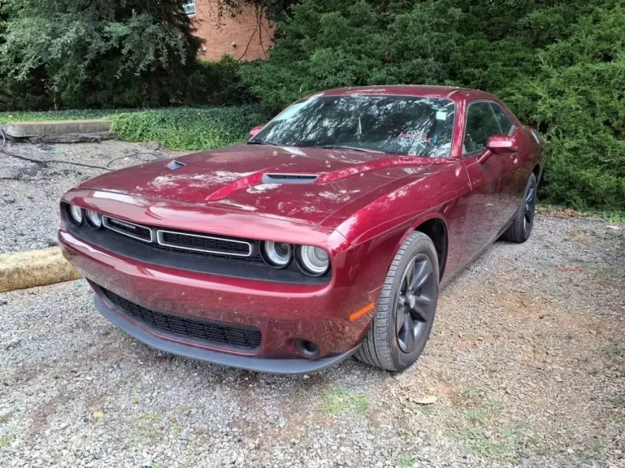 2019 Dodge Challenger SXT photo 1