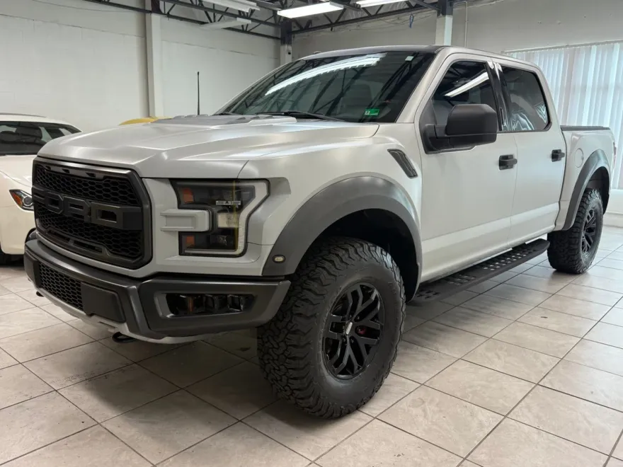2017 Ford F-150 photo 1