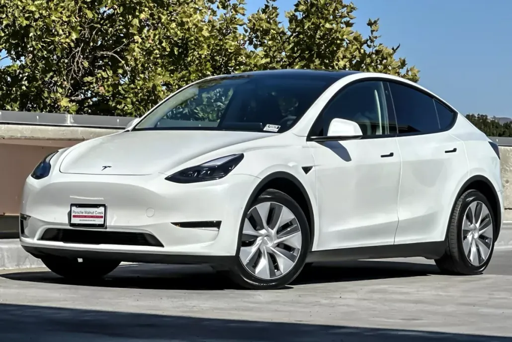 2022 Tesla Model Y Long Range photo 1
