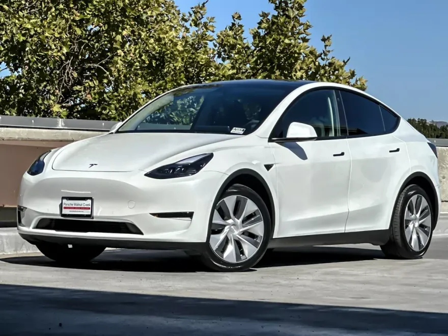 2022 Tesla Model Y Long Range photo 1
