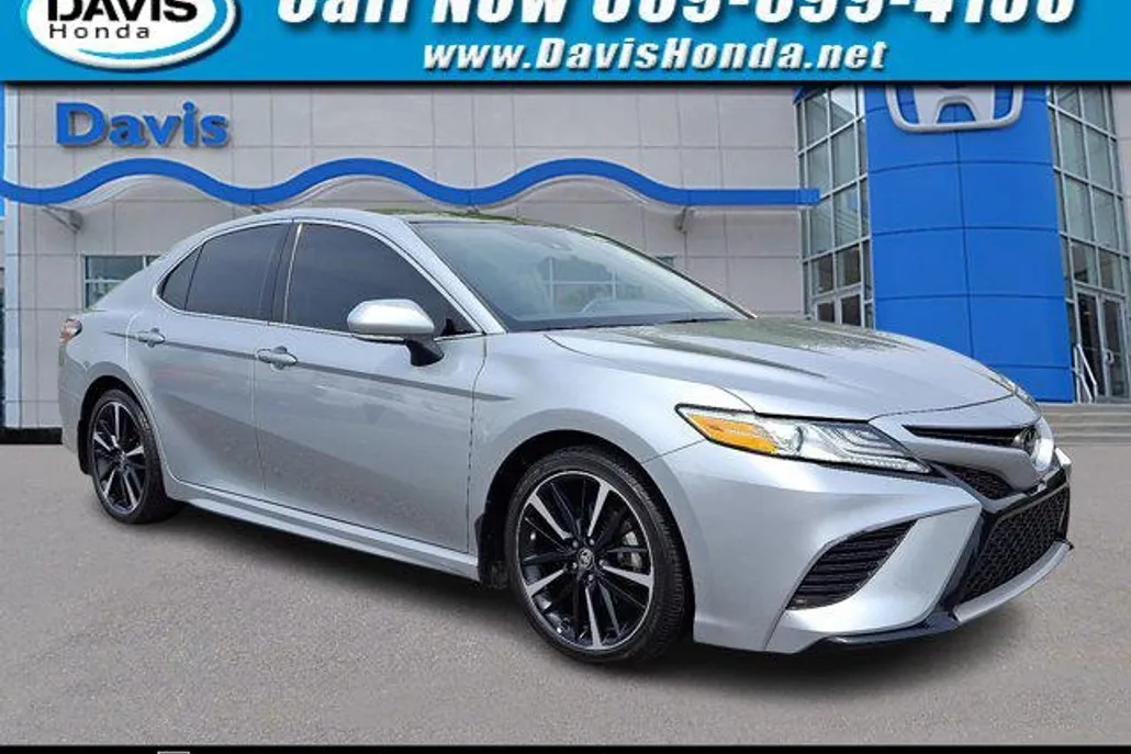 2020 Toyota Camry XSE photo 1