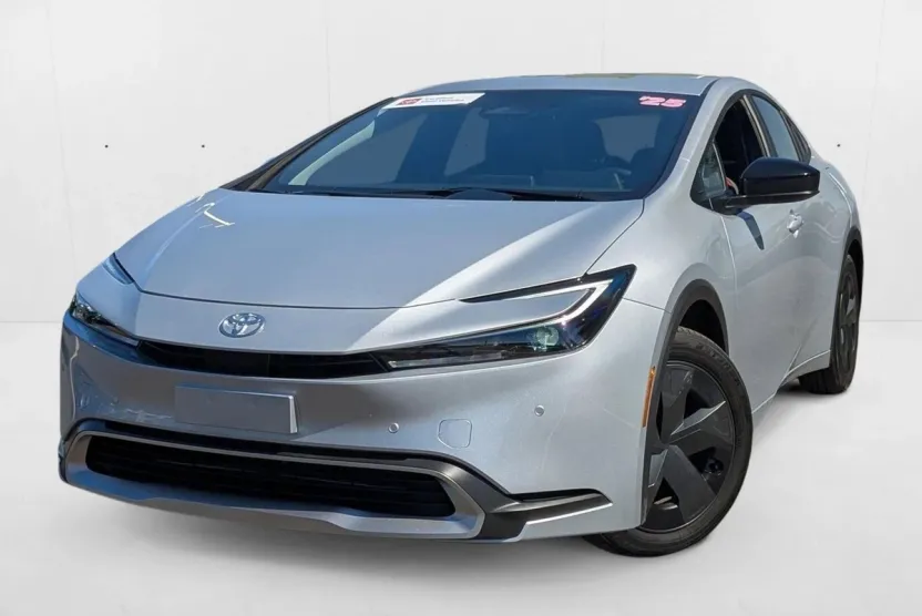 2025 Toyota Prius Plug-in Hybrid SE photo 1