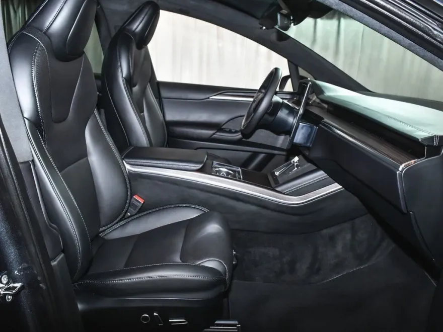 2024 Tesla Model X photo 39