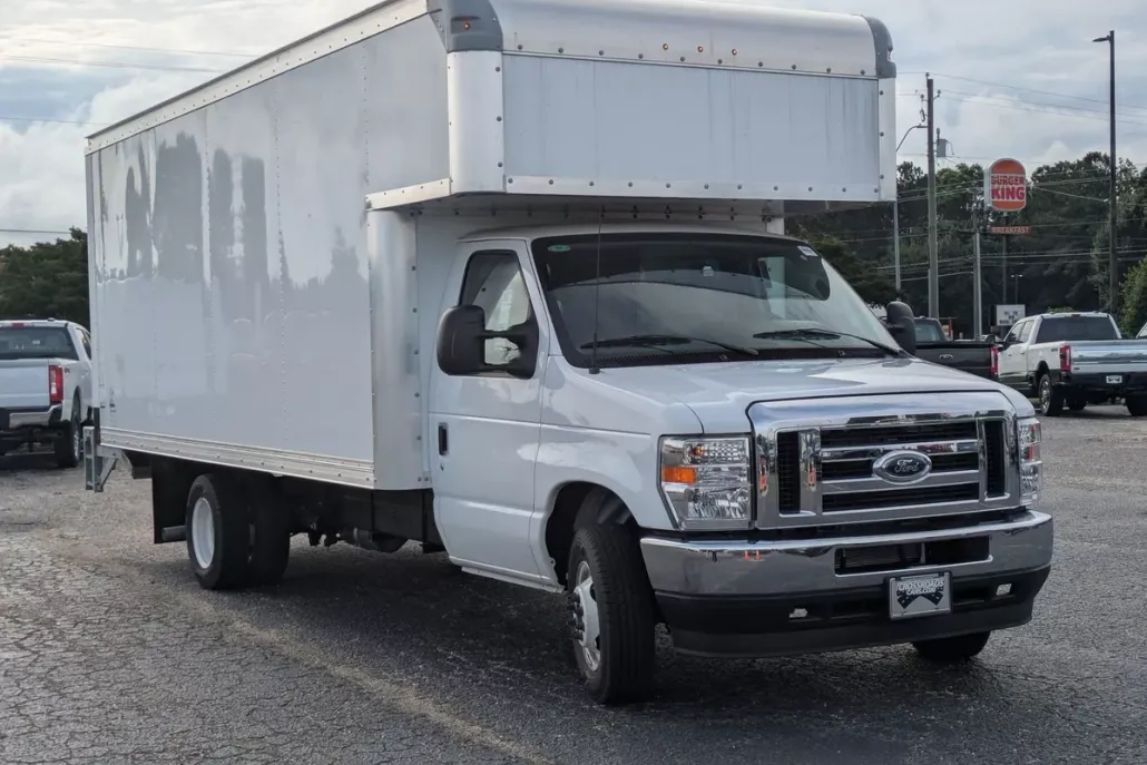 2025 Ford E-350 photo 1