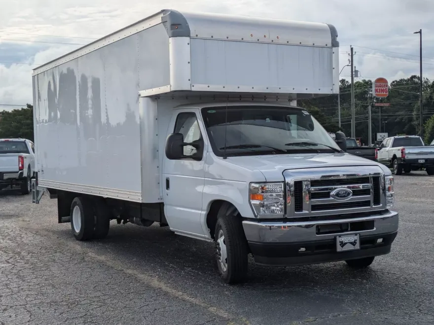 2025 Ford E-350 photo 1
