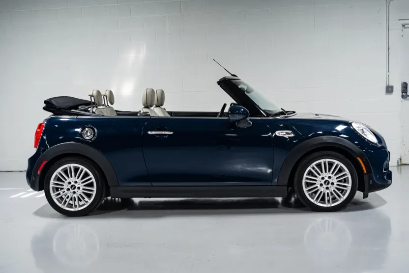 2018 Mini Cooper Roadster S photo 1