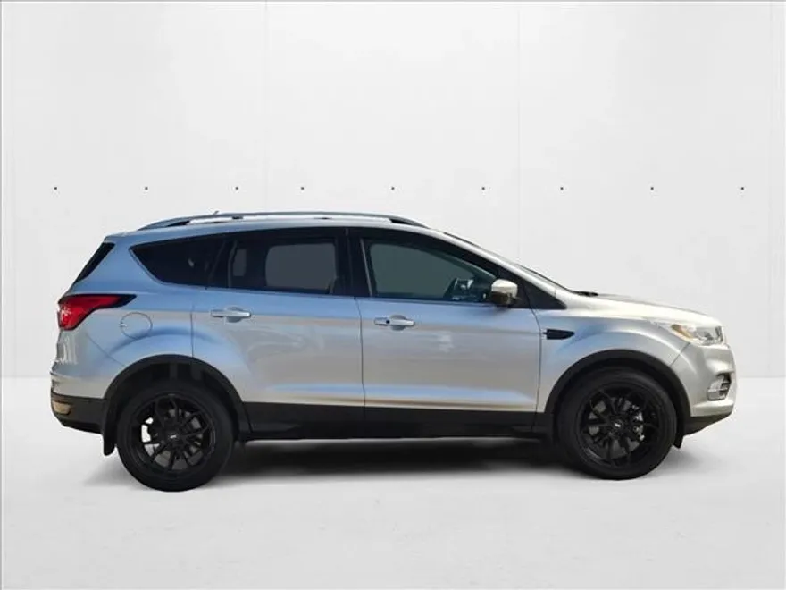 2019 Ford Escape Titanium photo 1