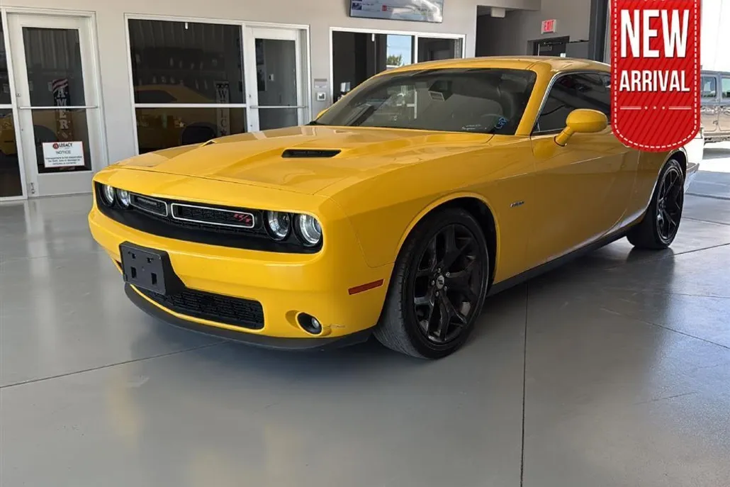 2017 Dodge Challenger R/T photo 1