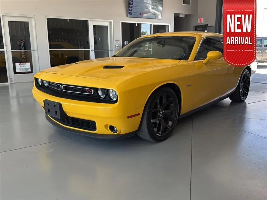 2017 Dodge Challenger R/T photo 1