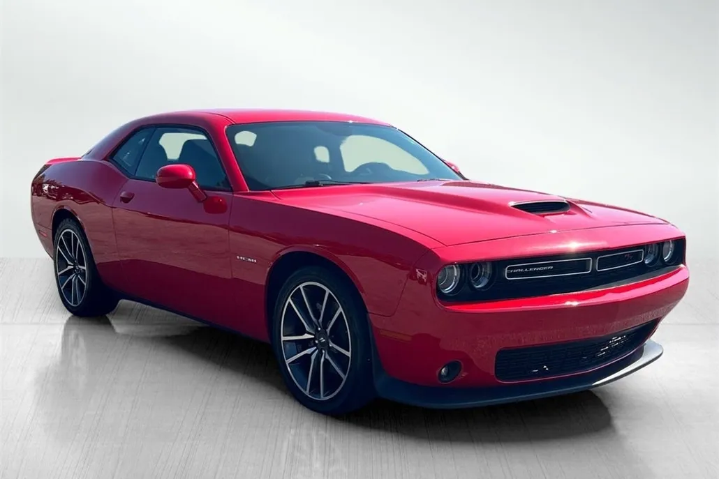 2022 Dodge Challenger R/T photo 1
