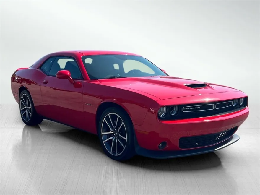 2022 Dodge Challenger R/T photo 1