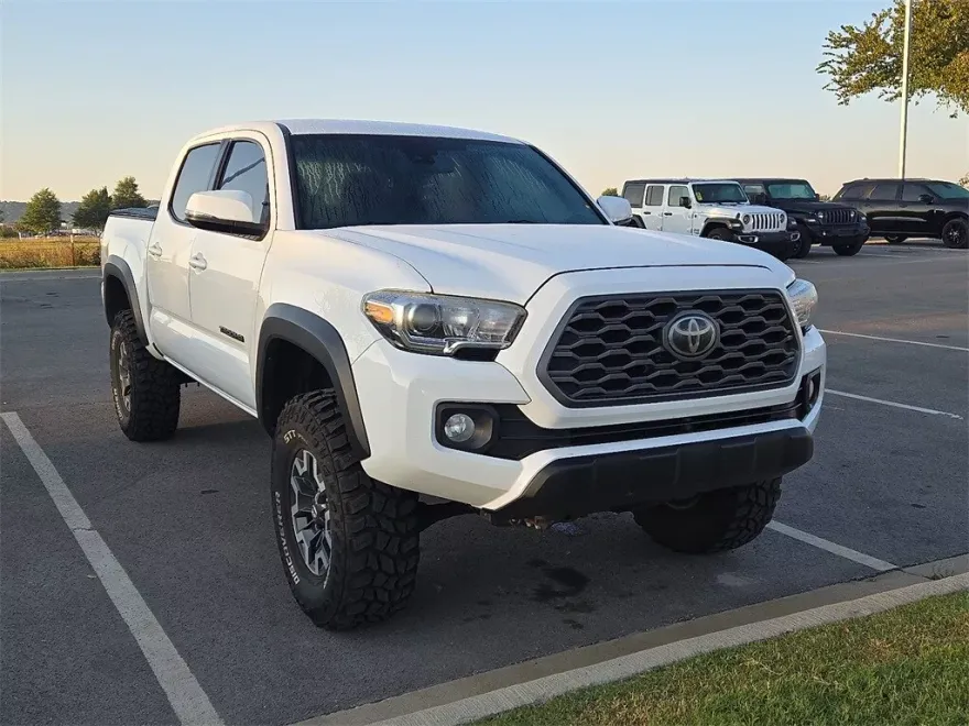 2020 Toyota Tacoma TRD Off-Road photo 1
